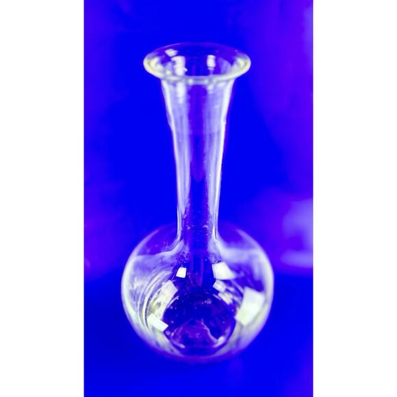 Vintage Wine Decanter 12” Clear Glass Carafe Vase Thick Base MCM Shapely - Picture 4 of 14